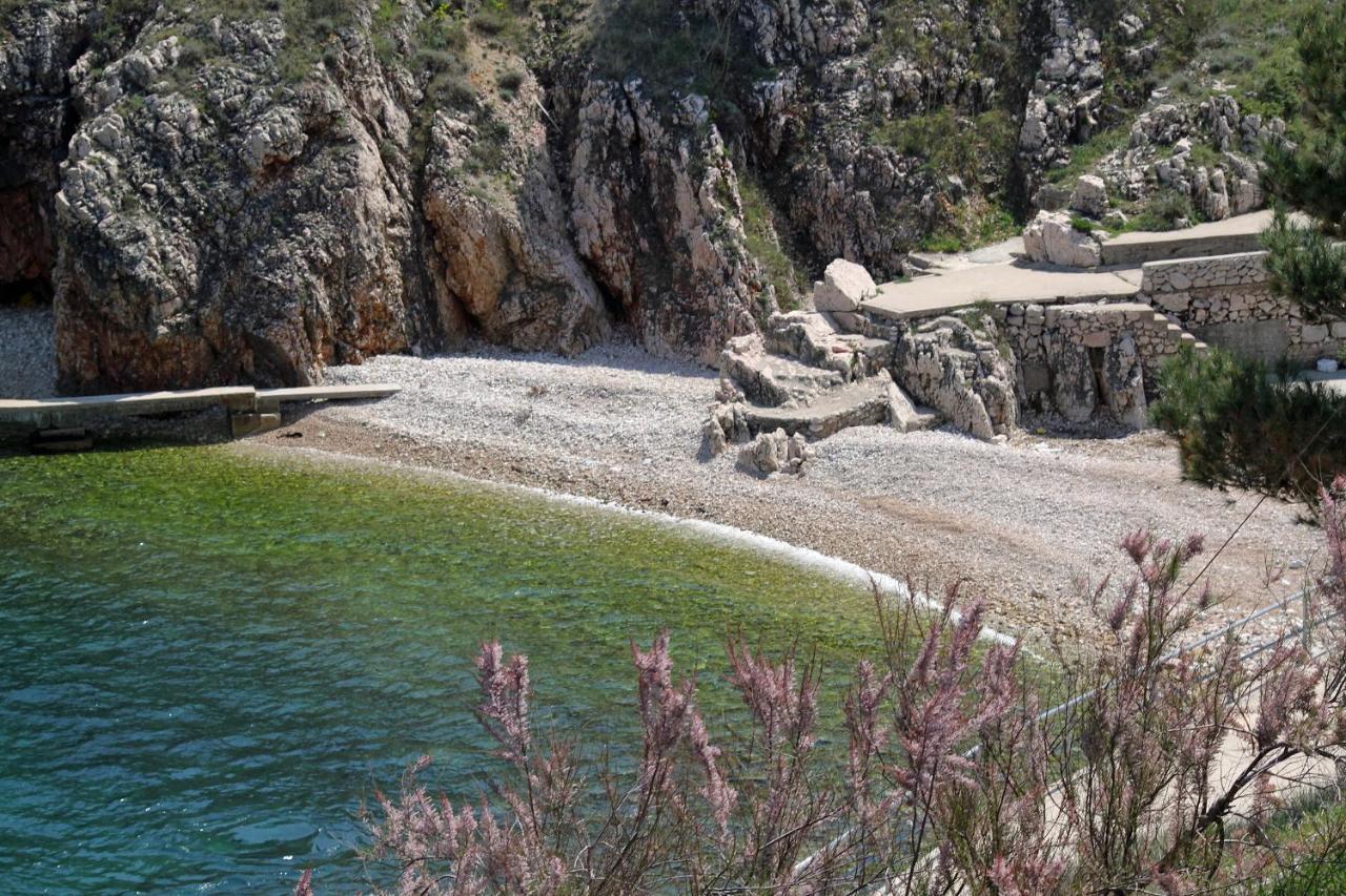 Apartments With A Parking Space Vrbnik, Krk - 429 Екстериор снимка