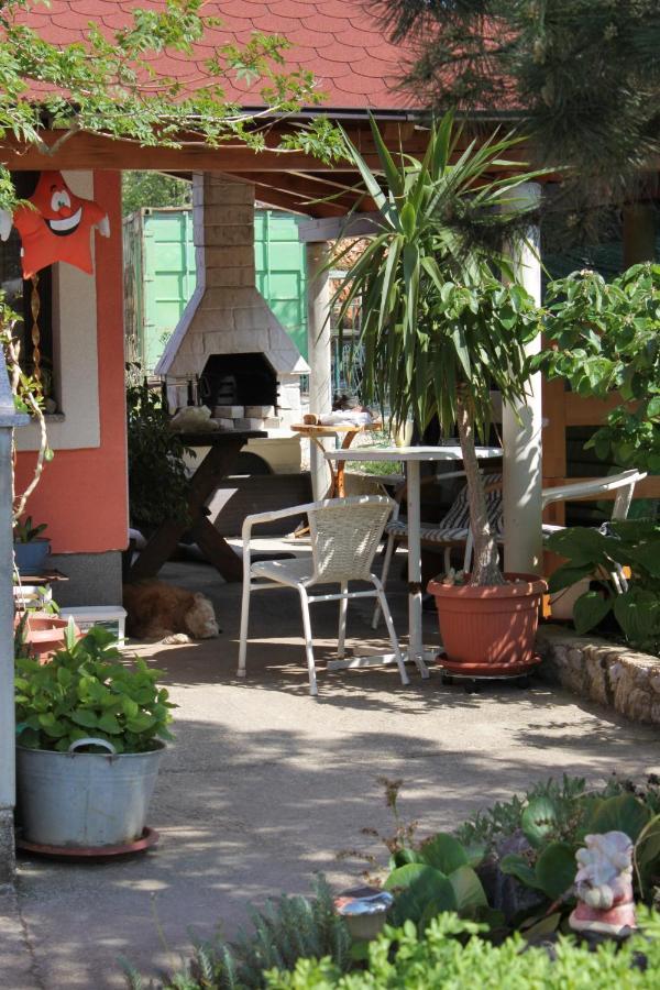 Apartments With A Parking Space Vrbnik, Krk - 429 Екстериор снимка