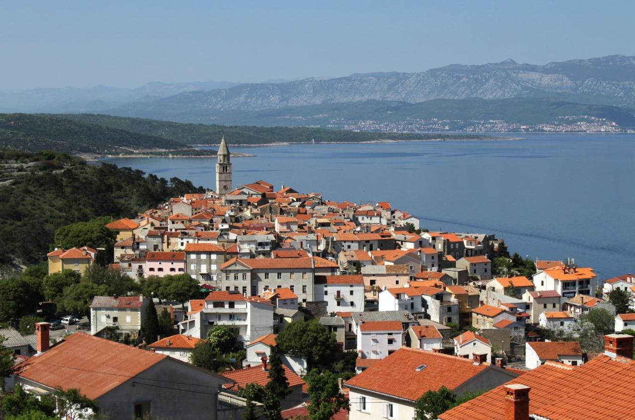 Apartments With A Parking Space Vrbnik, Krk - 429 Екстериор снимка